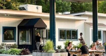 Foxglove Tiny House - a modern tiny getaway