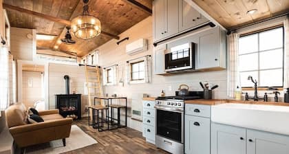 Cedar Brook Cabin - a modern tiny house in Maine