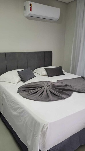 Individually decorated, individually furnished, iron/ironing board - Diamond Hotéis e flats (Sao Lourenco)