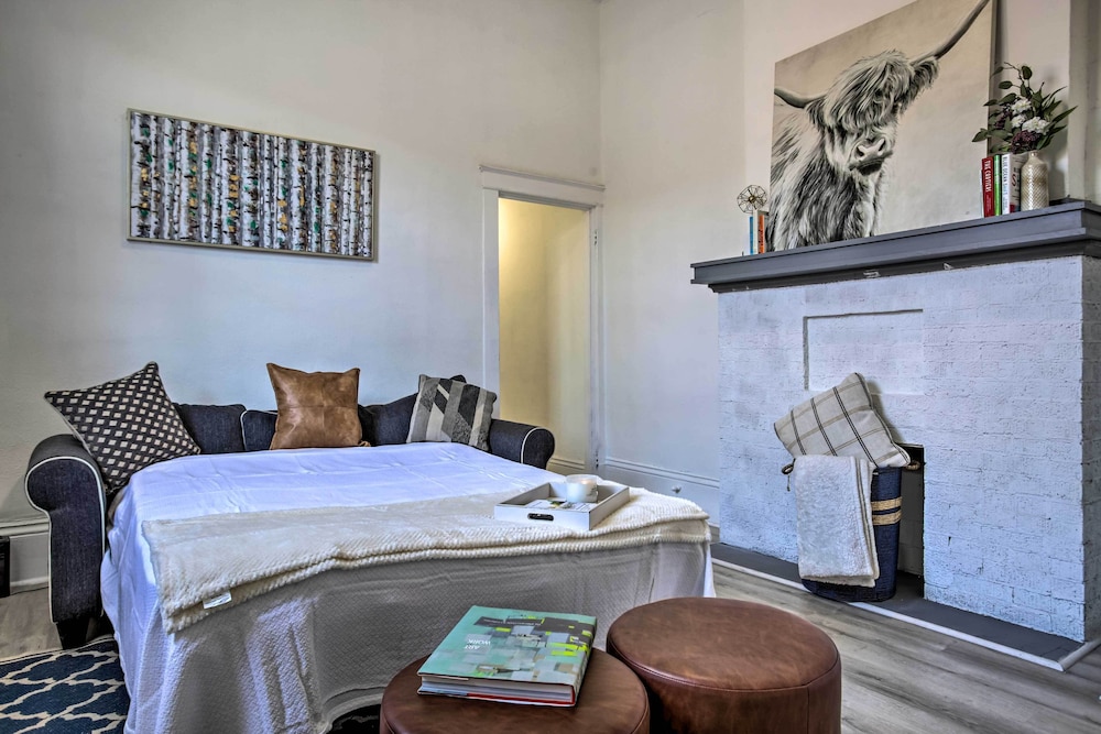 Modern New Orleans Condo Near LSU & Downtown! New Orleans Stayz