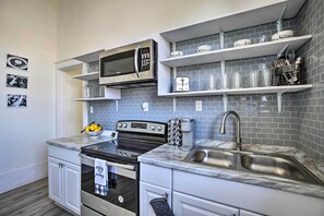 Fridge, microwave, stovetop, coffee/tea maker - Modern NOLA Condo: 2 Mi to Bourbon Street (New Orleans)