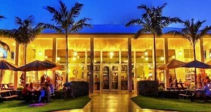 Summer Pool Villa In Miami