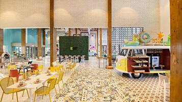 Buffet breakfast on weekends (QAR 95 per person)