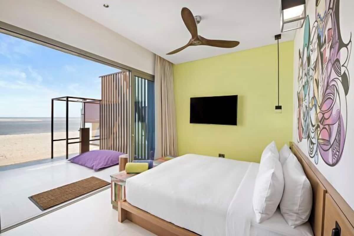 Premium bedding, down comforters, pillowtop beds, in-room safe
