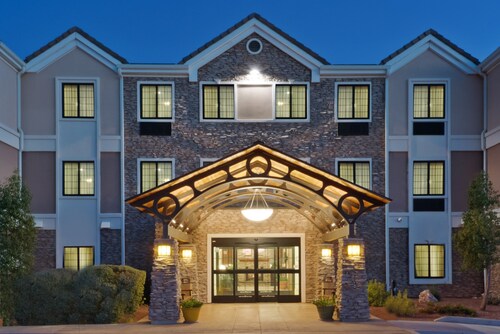Chic 1BR Suite w/ Kitchen | Free Breakfast + Pool