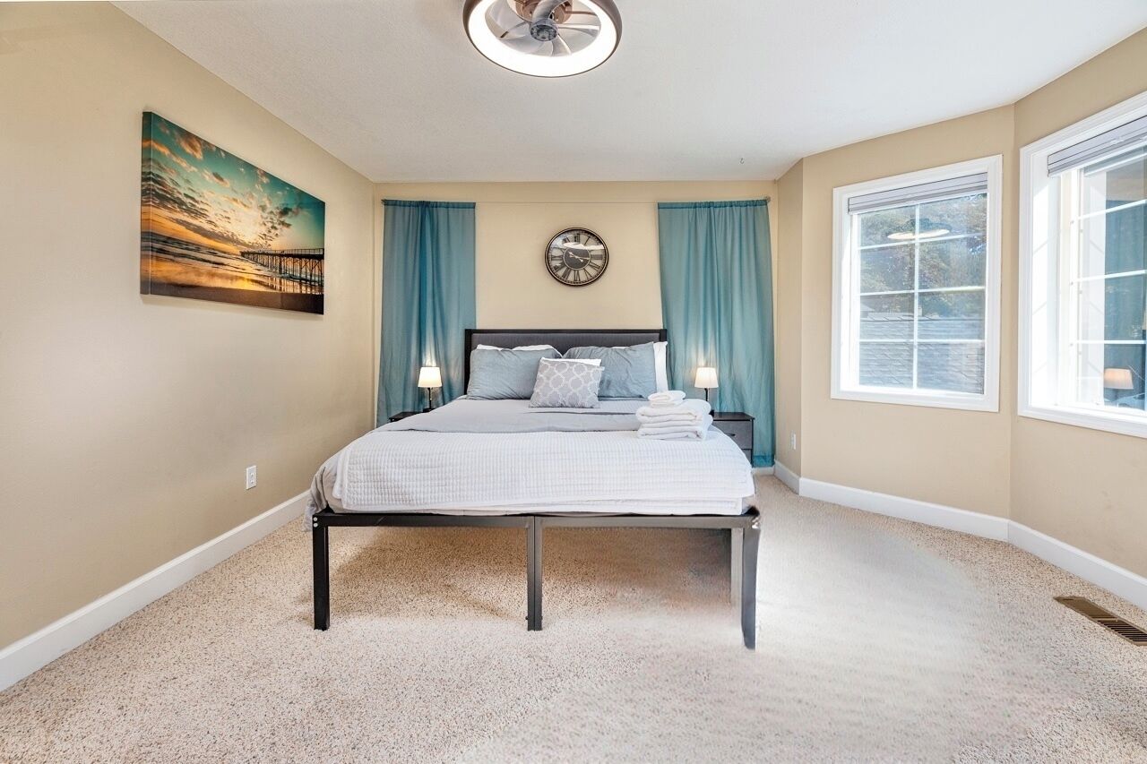 5 Schlafzimmer, Schreibtisch, Bügeleisen/Bügelbrett, Reisekinderbett