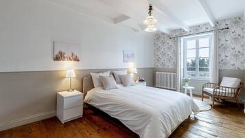 6 bedrooms, free WiFi