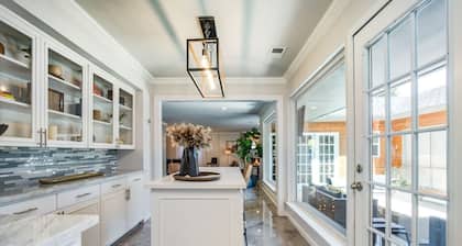 Relax with Style - Great Location and Amenities