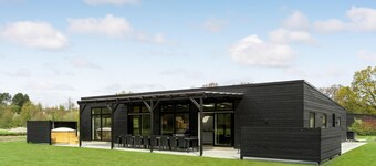 Lovely home in Glesborg with sauna