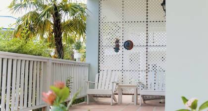 Poolside "Casita Caribe" @ Sapphire Beach Resort