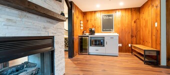 Chimney Hill - 03) Second Floor Suite 3