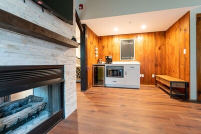 Chimney Hill - 03) Second Floor Suite 3