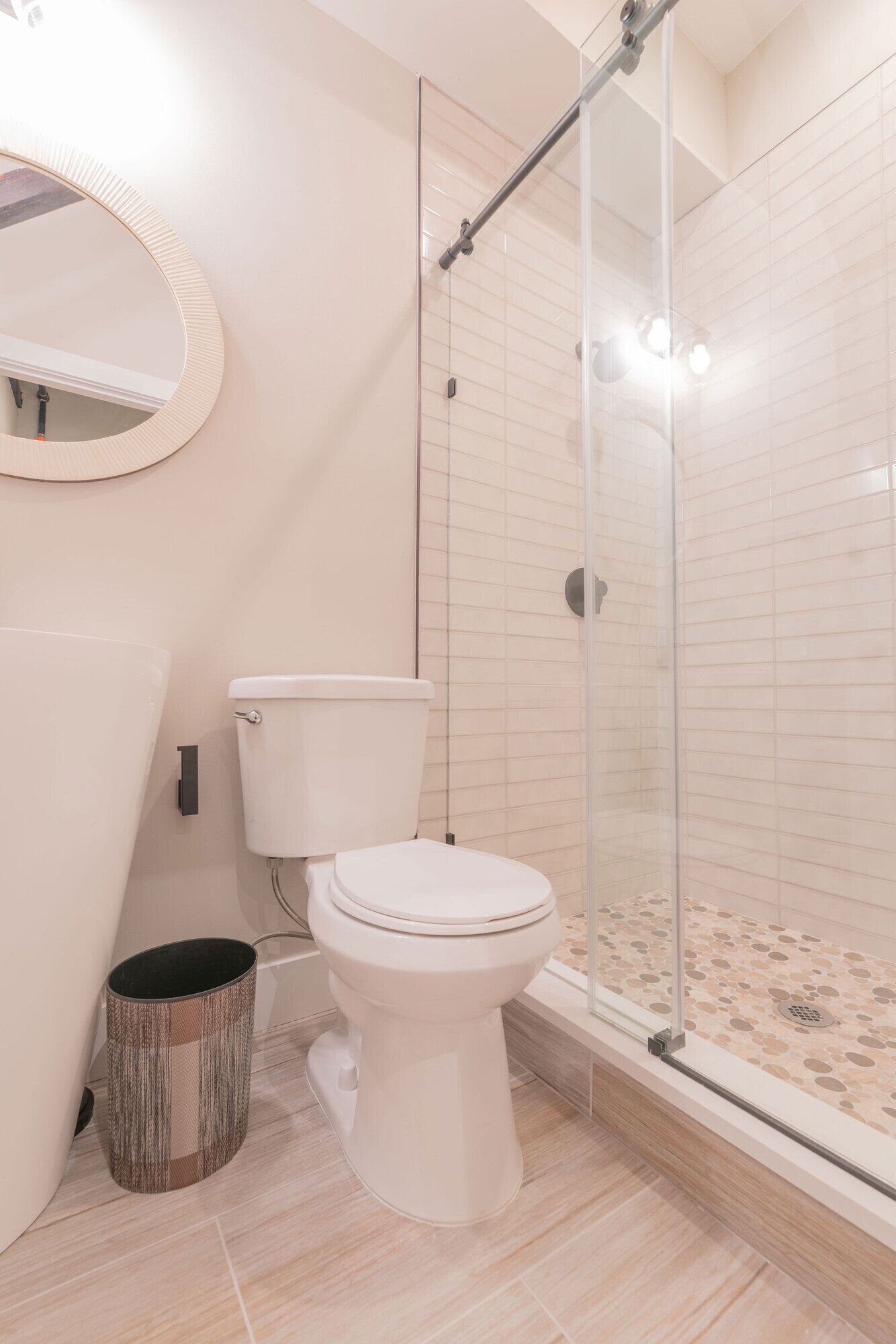 Ensemble douche/baignoire, serviettes fournies