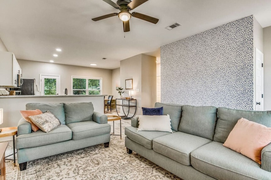 Blue Bayou 5 Mins To Downtown / 10 Mins To Beach! - Pensacola, FL
