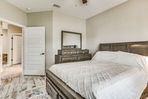 2 dormitorios, tabla de planchar con plancha, wifi gratis y ropa de cama