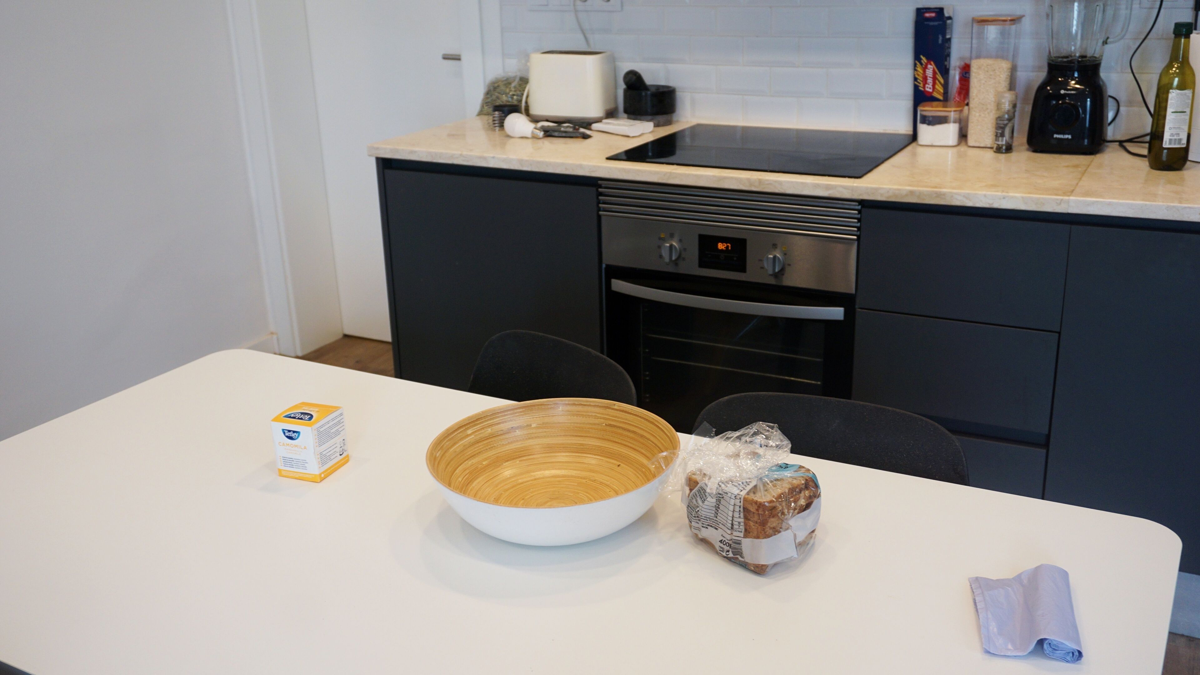 Geladeira, micro-ondas, fogão, lava-louças