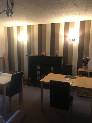 Free daily English breakfast  - Roselodge Guest House (Aberdeen)