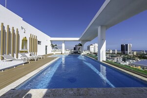 Outdoor pool, pool loungers