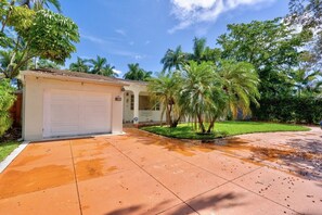 Exterior - North Miami Getaway Near Downtown! (Miami)