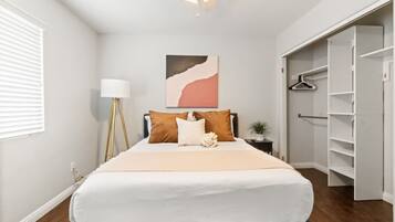 3 bedrooms, iron/ironing board, WiFi, bed sheets