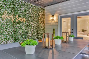 Dining - Private Luxury Spacious Atlanta Home (Atlanta)