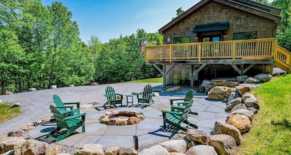 Sleeps 12 | 40 Private Acres | 10 Min Gore Mountain | 5BR Lodge