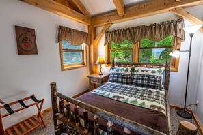 5 bedrooms, desk, iron/ironing board, free WiFi