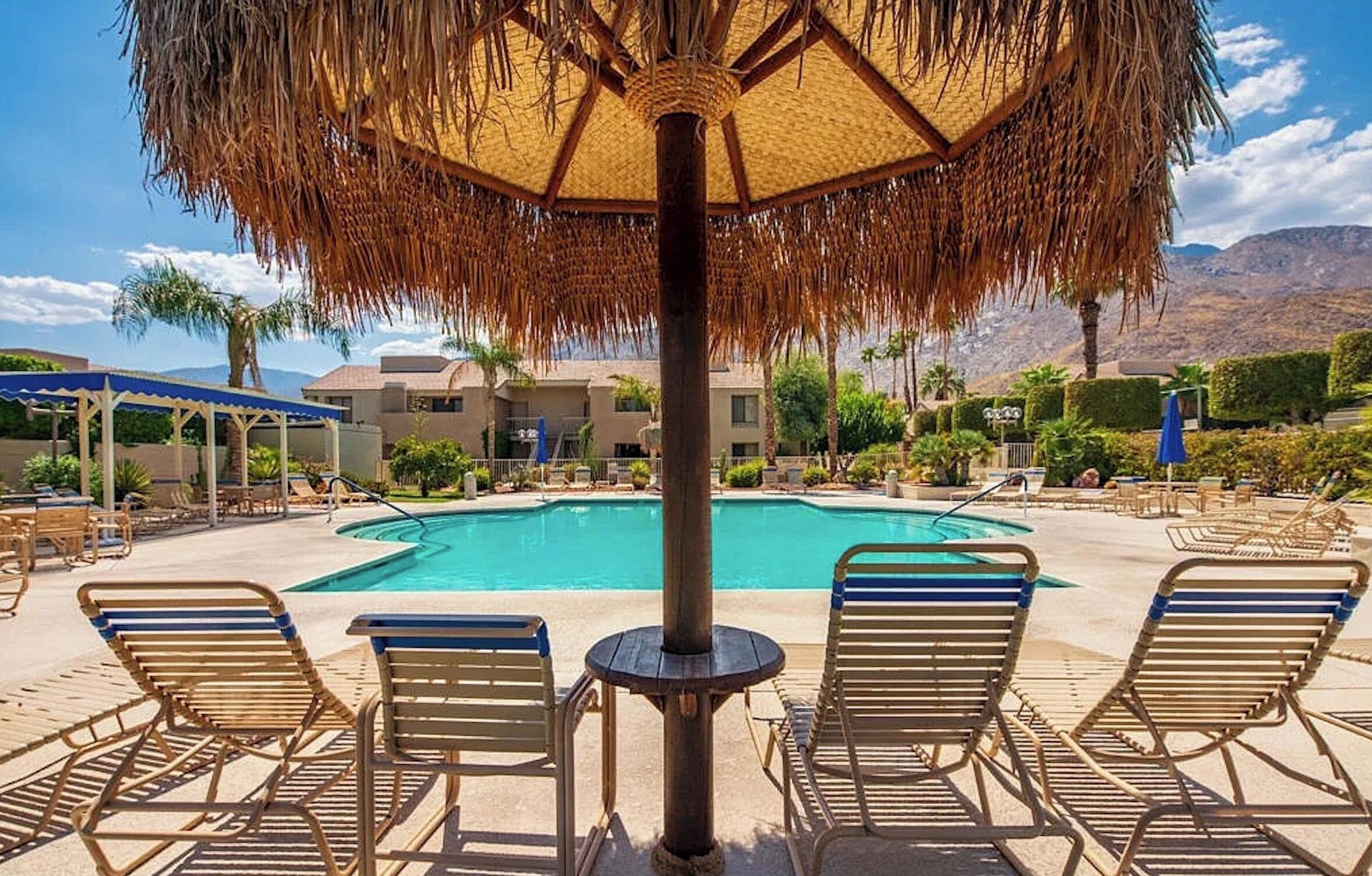 屋外プール、温水プール