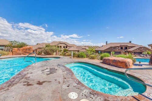 Canyon Cove at Coral Ridge 4239, Golf Course, and Sand Hollow Reservoir