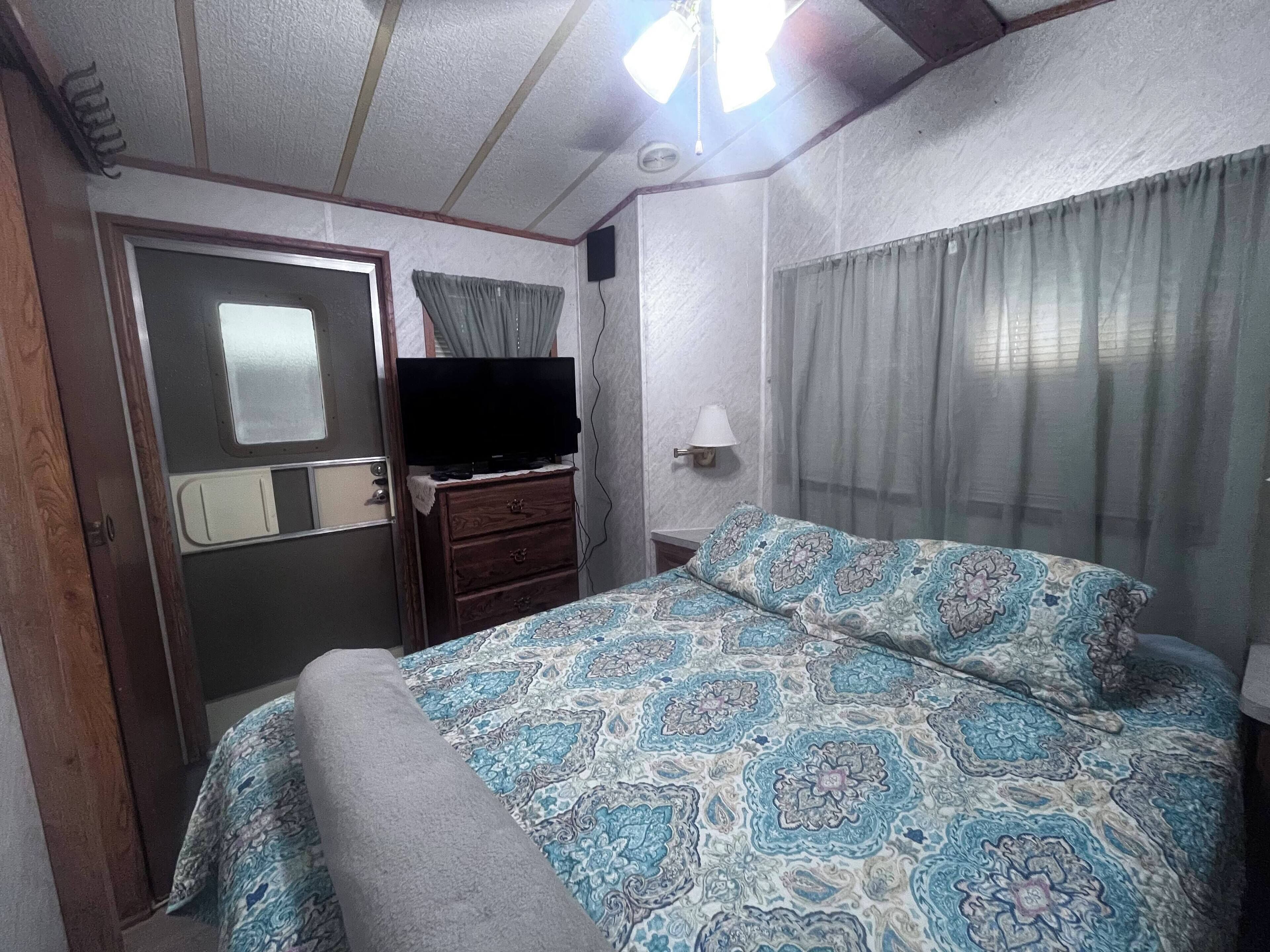 1 bedroom, desk, free WiFi