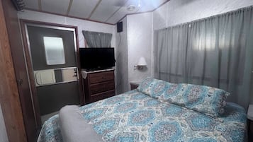1 bedroom, desk, free WiFi