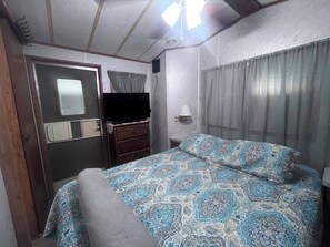 1 bedroom, desk, free WiFi