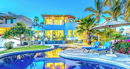 Casa Sunny Days - home in Private Gated Community w/Private Pool, Hot Tub, A/C