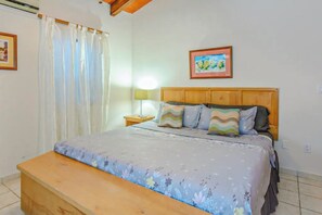 3 bedrooms, desk, iron/ironing board, WiFi