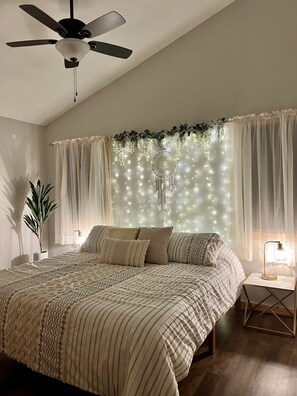 2 Schlafzimmer, Schreibtisch, Bügeleisen/Bügelbrett, kostenloses WLAN