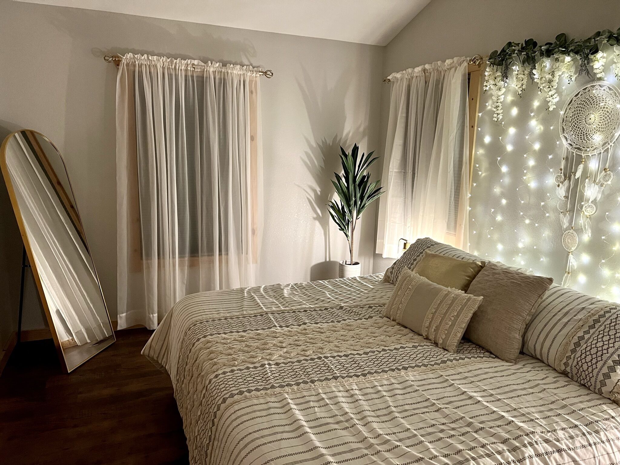 2 habitaciones, escritorio, tabla de planchar con plancha y wifi gratis 