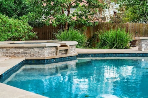 Incredible Heated Pool/HotTub! Gameroom-Movieroom!