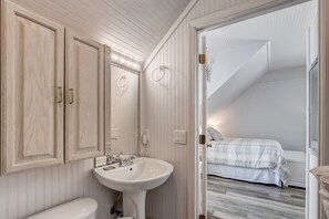 Een douche, een haardroger, handdoeken