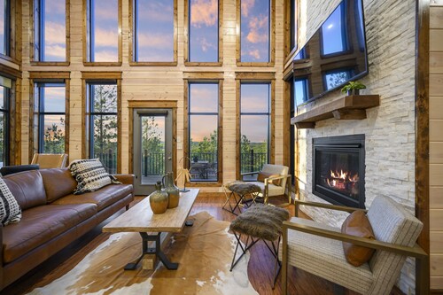 Great Views, Large Deck, Pet Friendly, Overwatch