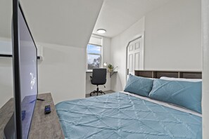 Desk, WiFi, bed sheets