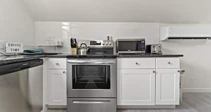 300Mbps°Smart TV°Full Kitchen°Self Check-In°W/D