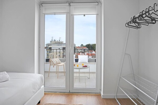 2 Schlafzimmer, Schreibtisch, Bügeleisen/Bügelbrett, WLAN