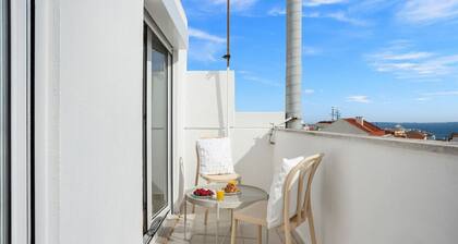 Sunny Apt - Almada - Balcony w/ River View!
