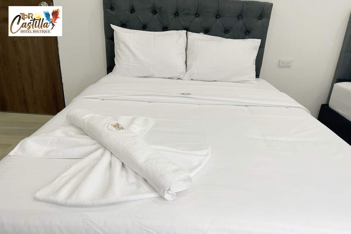 Kamar Single Eksekutif | Didekorasi berbeda-beda, meja kerja, dan ruang kerja ramah laptop