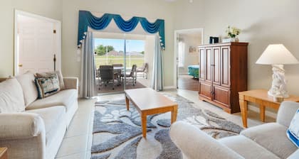 Tranquil Pool Retreat near Disney, Shopping, and dining - two master bedrooms