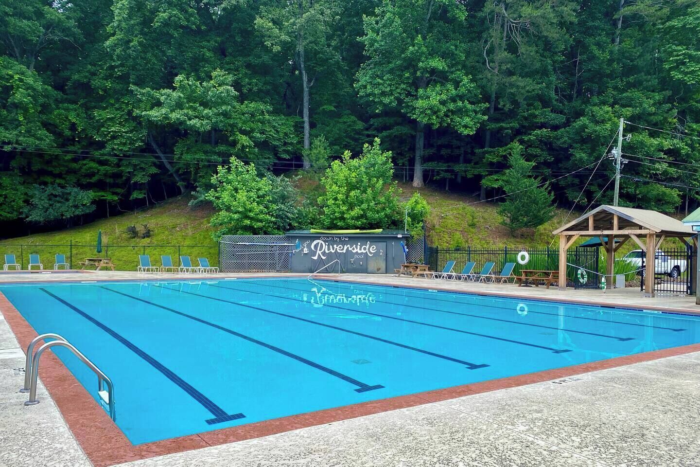 Sisäuima-allas, ulkouima-allas