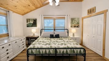 4 bedrooms, desk, iron/ironing board, travel crib