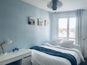 4 bedrooms, desk, soundproofing, iron/ironing board - Beautiful apartment with 5 beds + free parking (Ivry sur Seine)
