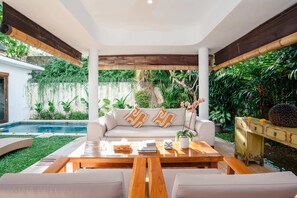 Basic-Villa, 1 King-Bett | Terrasse/Patio