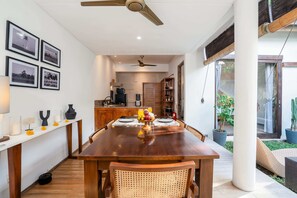 تناول الطعام